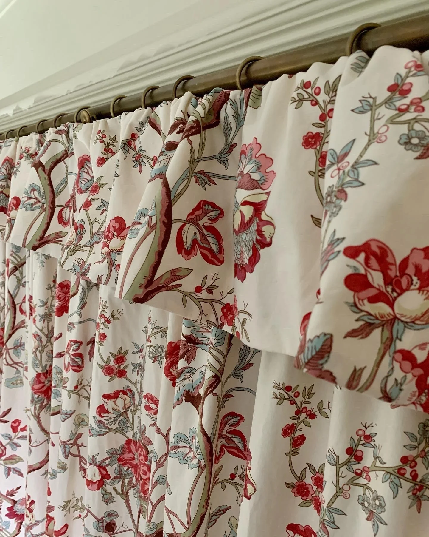 Flop top curtains